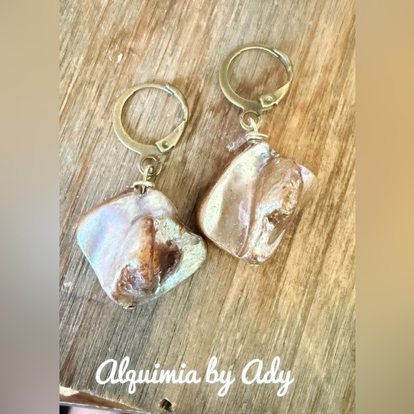 Elegant Gold and Brown Biea pearls Dangle Earrings - Picture 1 of 1